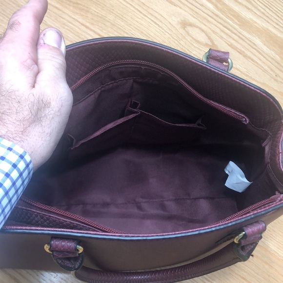 BURGUNDY MOSSIMO HANDBAG - Picture 5 of 8